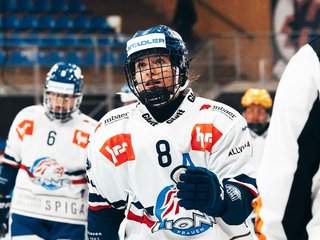 Lions Frauen mischen an der Spitze mit
