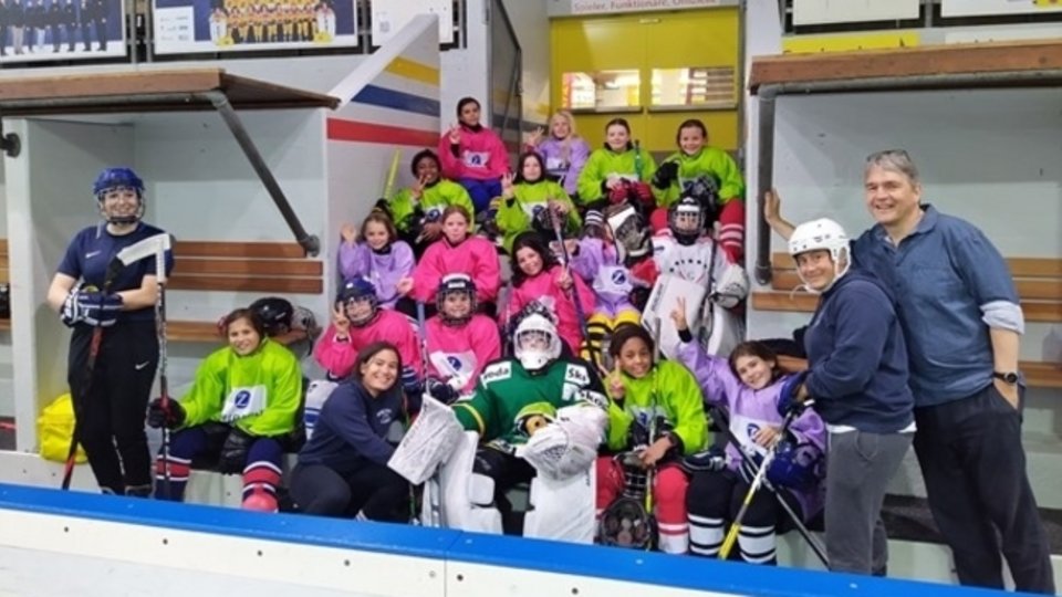 Eishockeykurs «GIRLS only» organisiert von den Löwinnen
