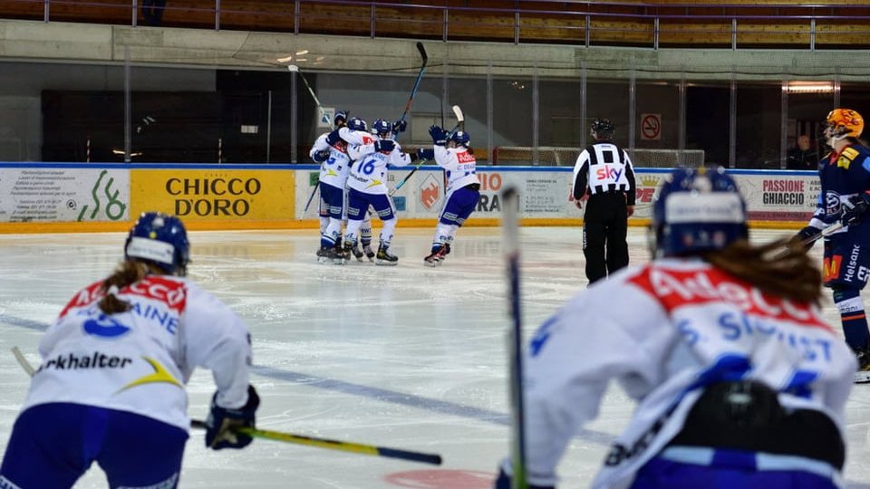 Frauen korrigieren Playoff-Heimniederlage umgehend