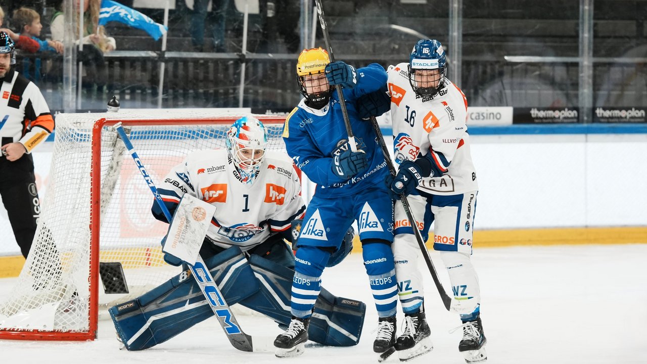 Leader Zug wartet auf die ZSC Lions Frauen