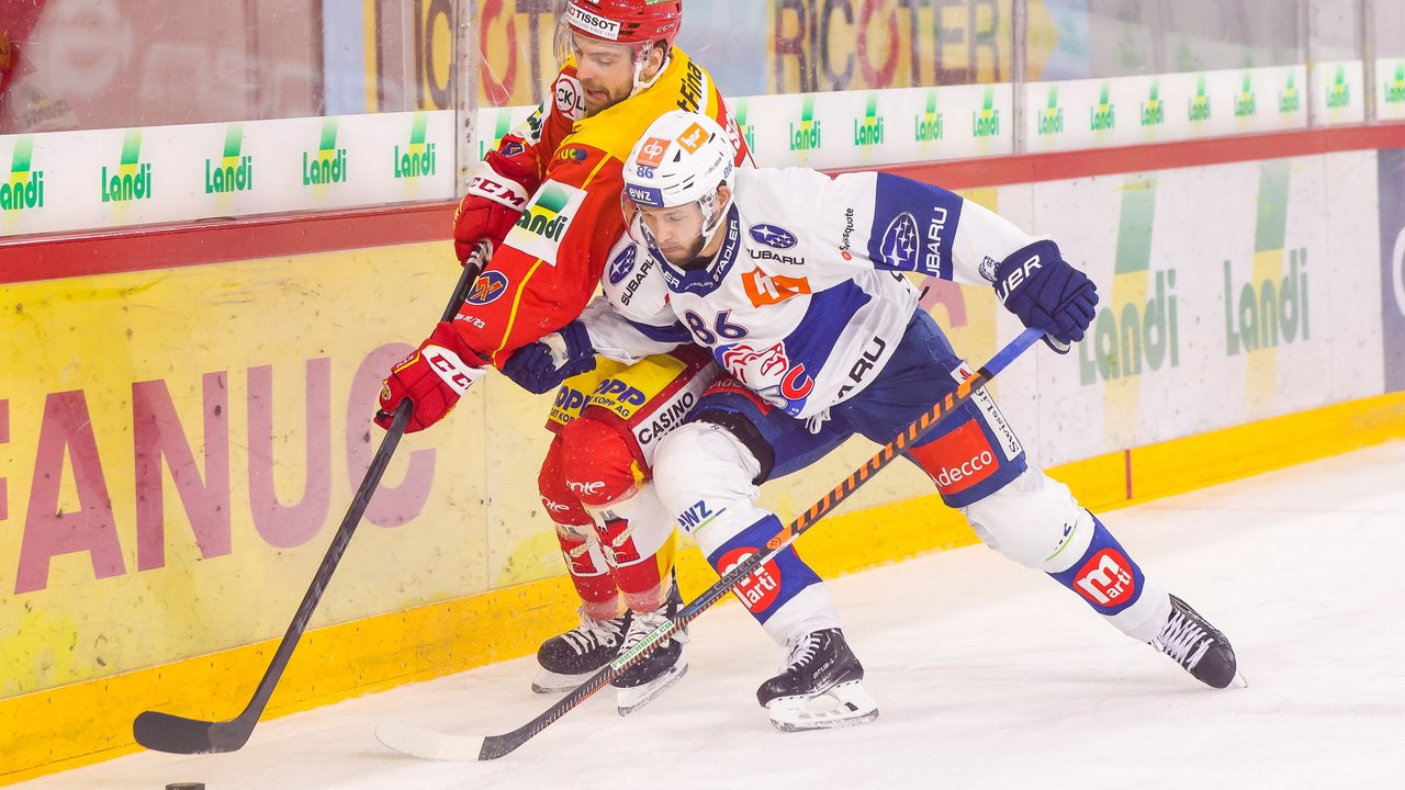 Löwen mit Jagd auf den EHCB