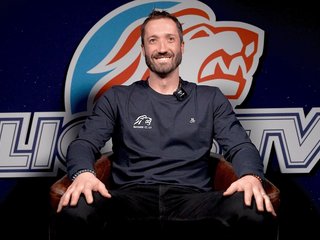 Sieben Sekunden Challenge mit Simon Hrubec