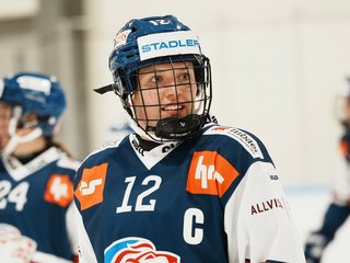 Lions Frauen: Heimsieg und Rüedi-Hattrick