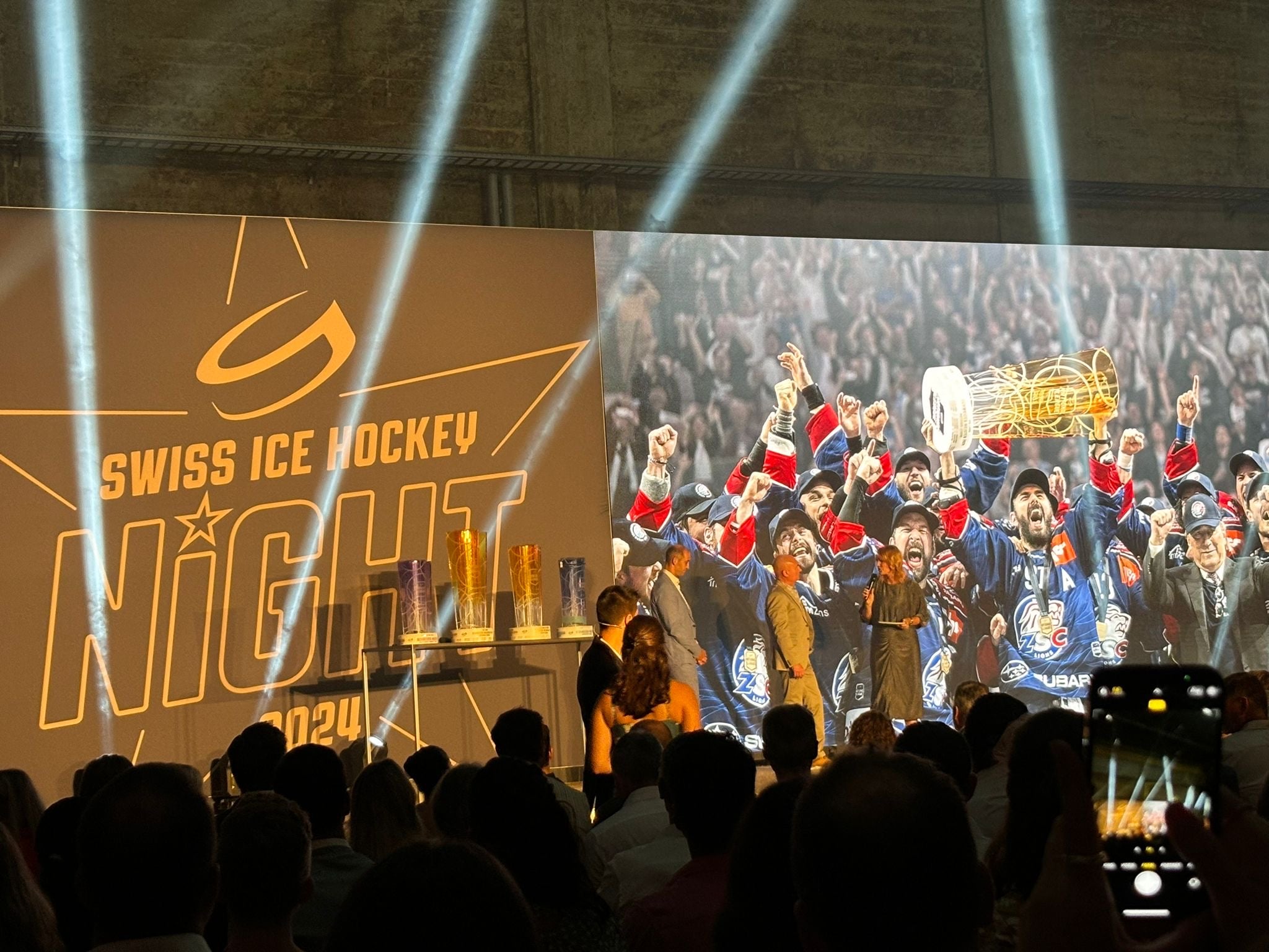 Drei ZSC-Preisträger an der Swiss Ice Hockey Night 2024 | ZSC Lions
